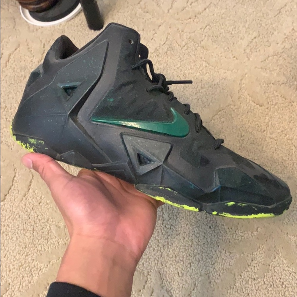 Lebron 11 7y painted